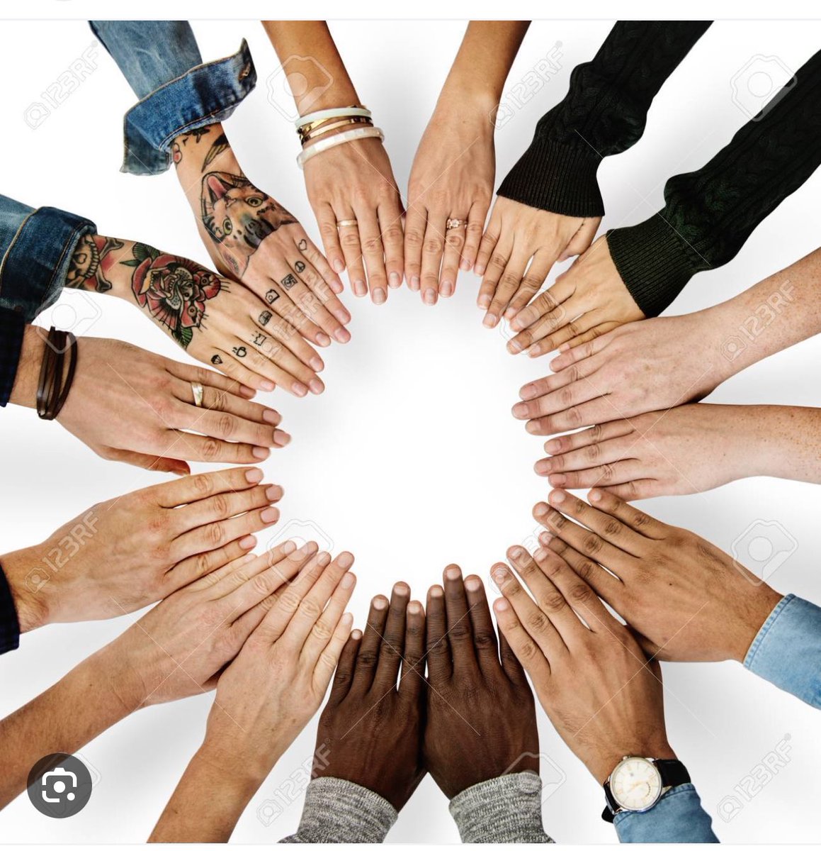 lilydoco's tweet image. Vivimos en un país inseguro, en un continente inseguro, en un mundo inseguro. 
Solo nos que cuidarnos entre todos, porq pese a todo como dice el libro de Ana Frank, aún creo q hay gente buena en el mundo
#CuidemonosEntreTodos  
#DameTuMano