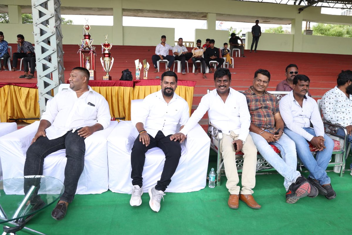 DeepakSinghLo20's tweet photo. Today participated in "Hyderabad Premiere League" at LB Stadium organised by "Seva Foundation"❤️ https://t.co/poH27Kr8MP