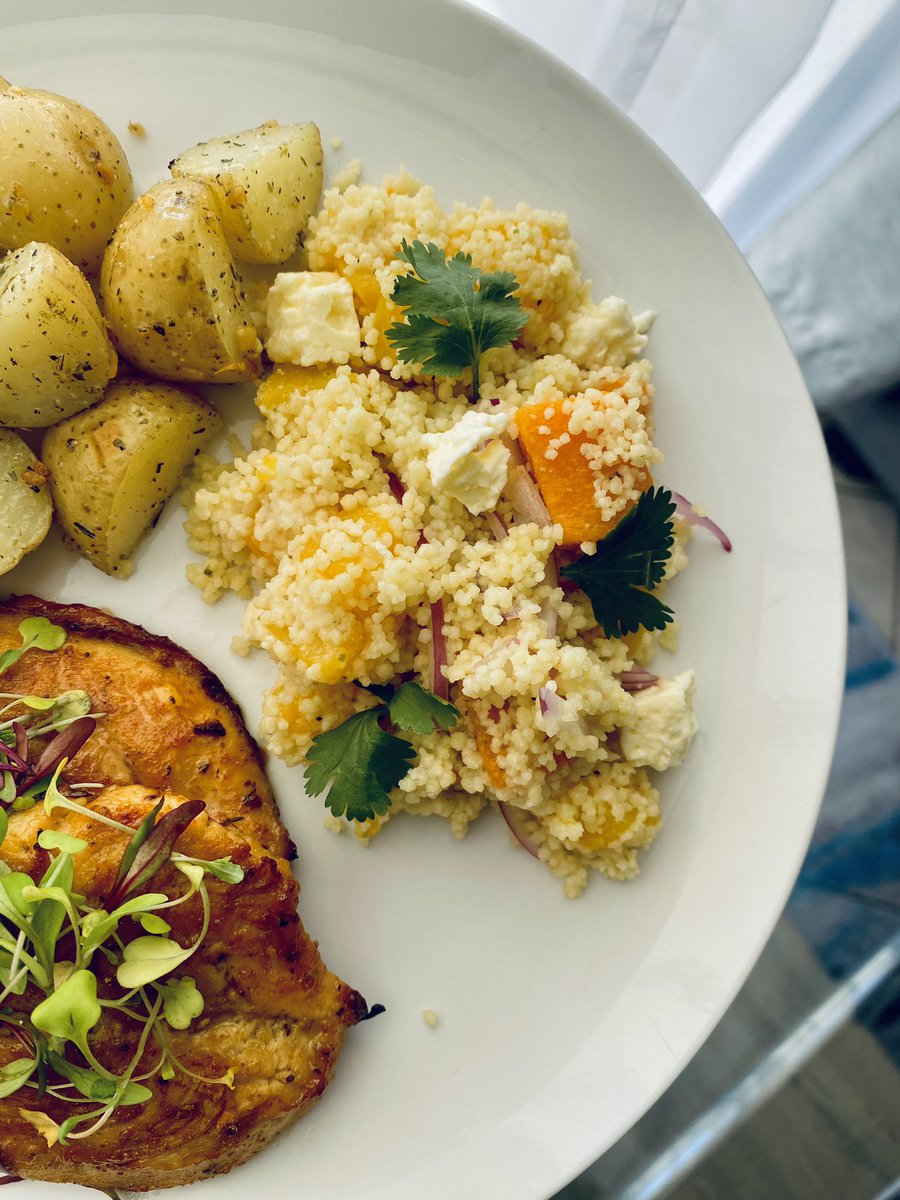 zaelitesolution's tweet photo. Sunday 👩🏽‍🍳🖤…

- CousCous Salad 
- Roasted Baby Potatoes 
- Honey &amp; Mustard Chicken Fillet https://t.co/yejFNAxiPP