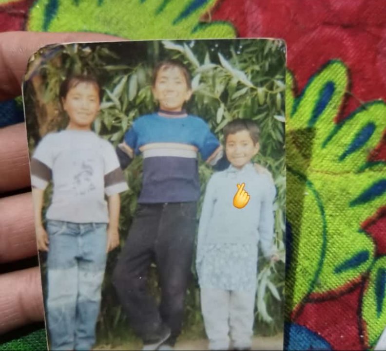 LobzangStandar's tweet photo. See!  wht I found today, a big memories. Me n my sister's 💗 https://t.co/fiVJvjfRhf