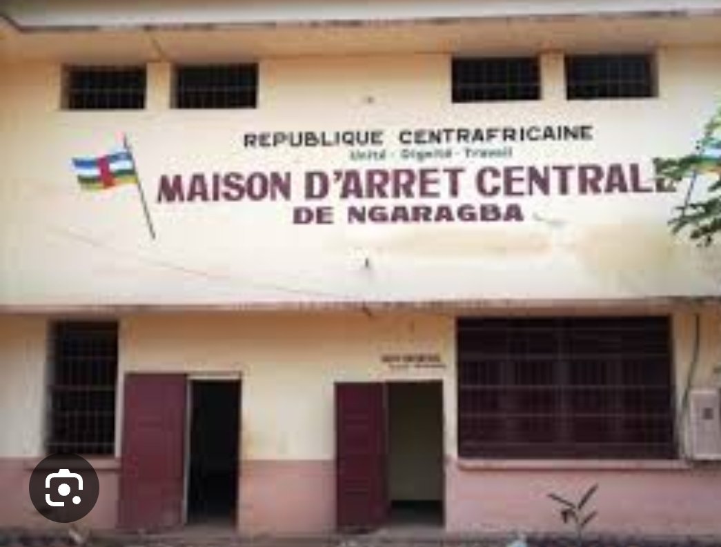#Centrafrique: crise d'eau potable à la prison centrale de #Ngaragba à Bangui. Les détenus s'en plaignent. Les autorités pénitentiaires demandent la construction des forages et des puits dans cette prison centrale. <a href="/RadioGuira/">Radio Guira</a> <a href="/UN_CAR/">MINUSCA</a> <a href="/ThomasVerfuss/">Thomas Verfuss</a> <a href="/UNPOL_RCA/">UNPOL MINUSCA</a> <a href="/ONUinfo/">ONU Info</a>