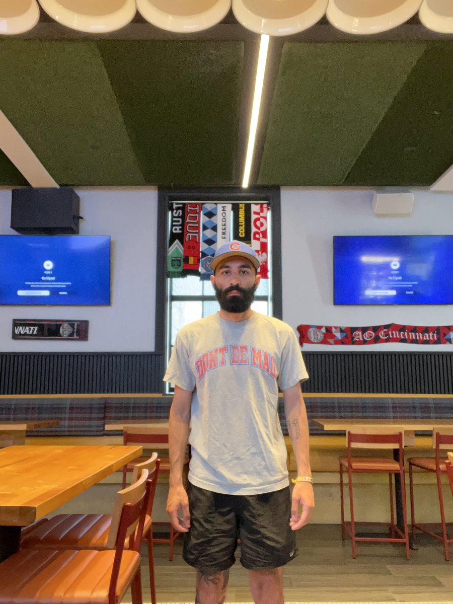 zoomthagreat's tweet photo. Trading beer for money #selfietimer https://t.co/VgWMYgOATX