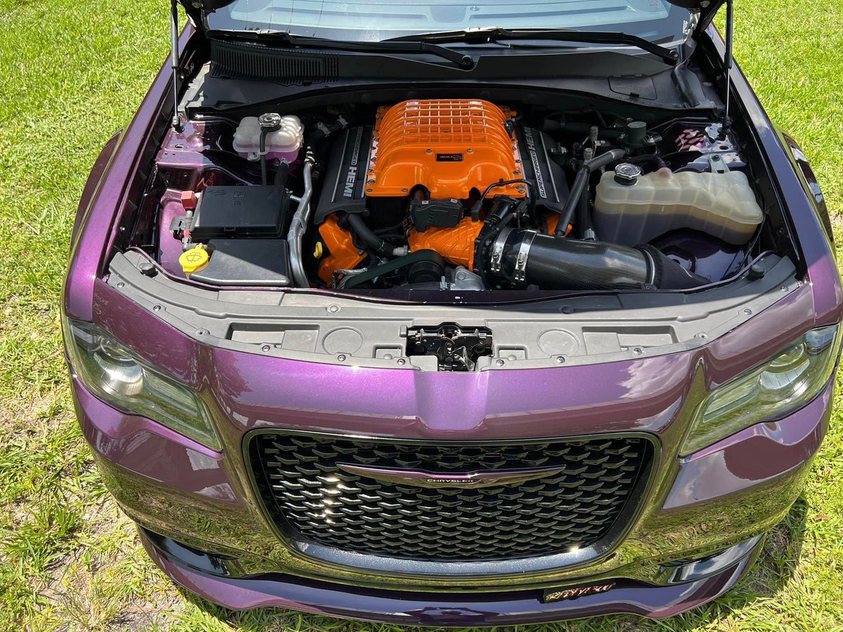 Somebody Hellcat swapped a 300