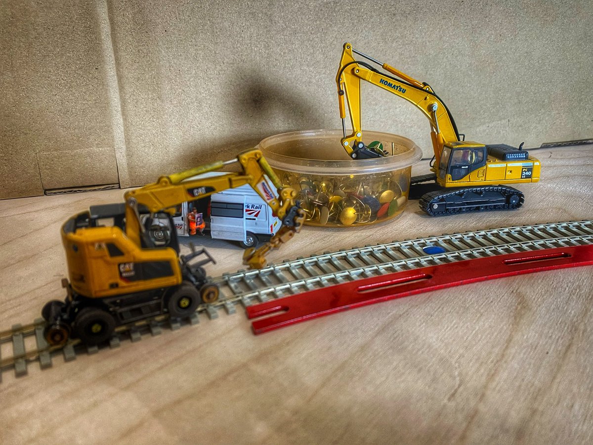 Big_Controller's tweet image. Managed an hour @poultonjunction this afternoon #speedmodelling the new extension #TMRGUK