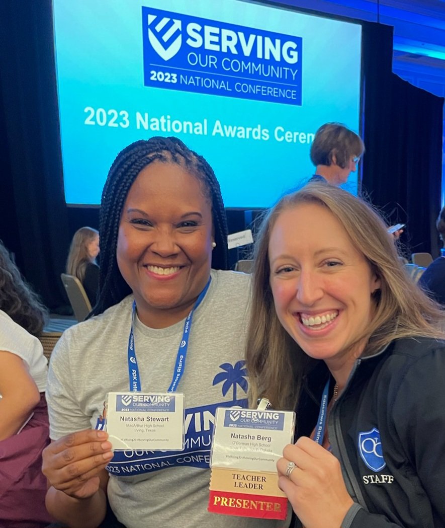 Today, I randomly sat next to a fellow educator from S. Dakota at the @EducatorsRising closing ceremony and sparked up a conversation! After talking for several minutes, I asked what her name was. To both our surprise, she was another loquacious Natasha 🤣🤣 @IrvingISD @iisdCTE