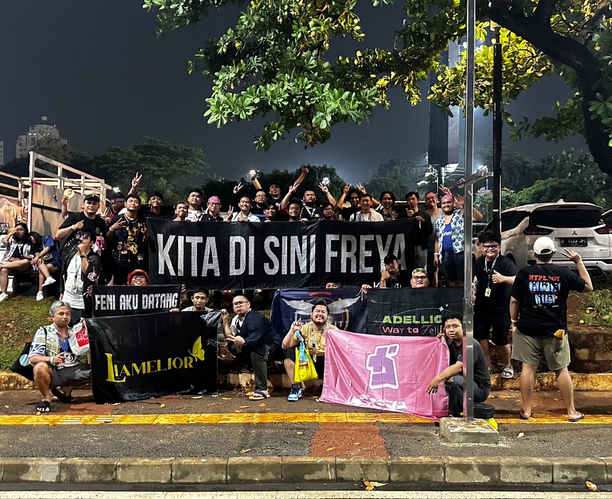 FreyanationID's tweet photo. It’s a wrap‼️

Terima kasih buat semua yang sudah dateng di #JKT48SummerFestival hari Minggu kemarin. Buat yang belum bisa dateng, semoga kita bisa segera bertemu di lain kesempatan yaa😇

Btw, see you on Summer Tour👀 https://t.co/F61Q7Vs5OU