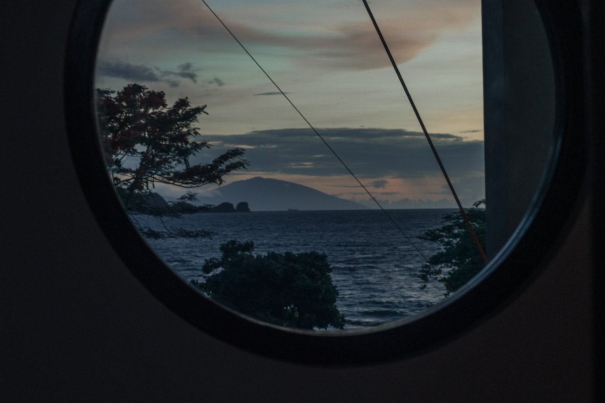 StudioKokok's tweet photo. View from my window.

Camera: Canon 77d
Lens: Pentacon 50mm 1.8f

#View #BatalangBato #Mabini #Batangas #Philippines #LoveThePhilippines https://t.co/bNaJYCiuqd