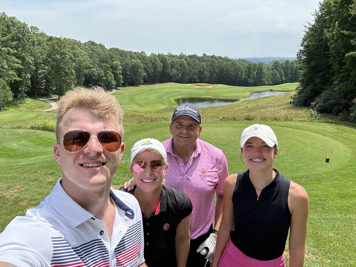 profkakie's tweet photo. Seasonal family. Dale Hollow State Park Season. #EasternKentucky #sisterisaringer Best hed I ever wrote “Golf Course Has Bad Lie: On Top Of Coal Deposit.” #TimKellyRIP https://t.co/nEXi6E5VVK