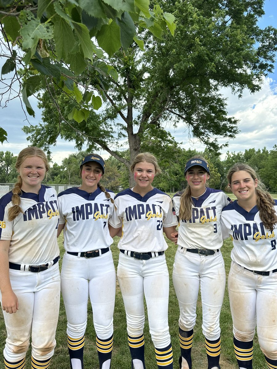 ImpactGold08GA's tweet photo. This group of pitchers and catchers is amazing. They work so hard individually and together to be the best. Thanks for all you did this week ladies! #IGpitchers #IGcatchers @15MaggieMaloney @LivieHenry7 @JesseRoland2026 @KaylieZirger @AddieSpak https://t.co/eYxNIACH7j
