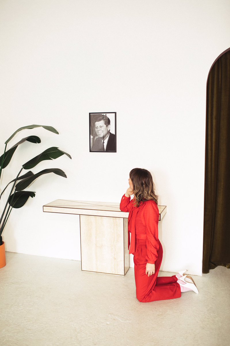 Enter the world of <a href="/MarthaFfion/">Martha Ffion</a> her latest album, The Wringer, is out now ❤️ open.spotify.com/album/2foQ9OsQ…