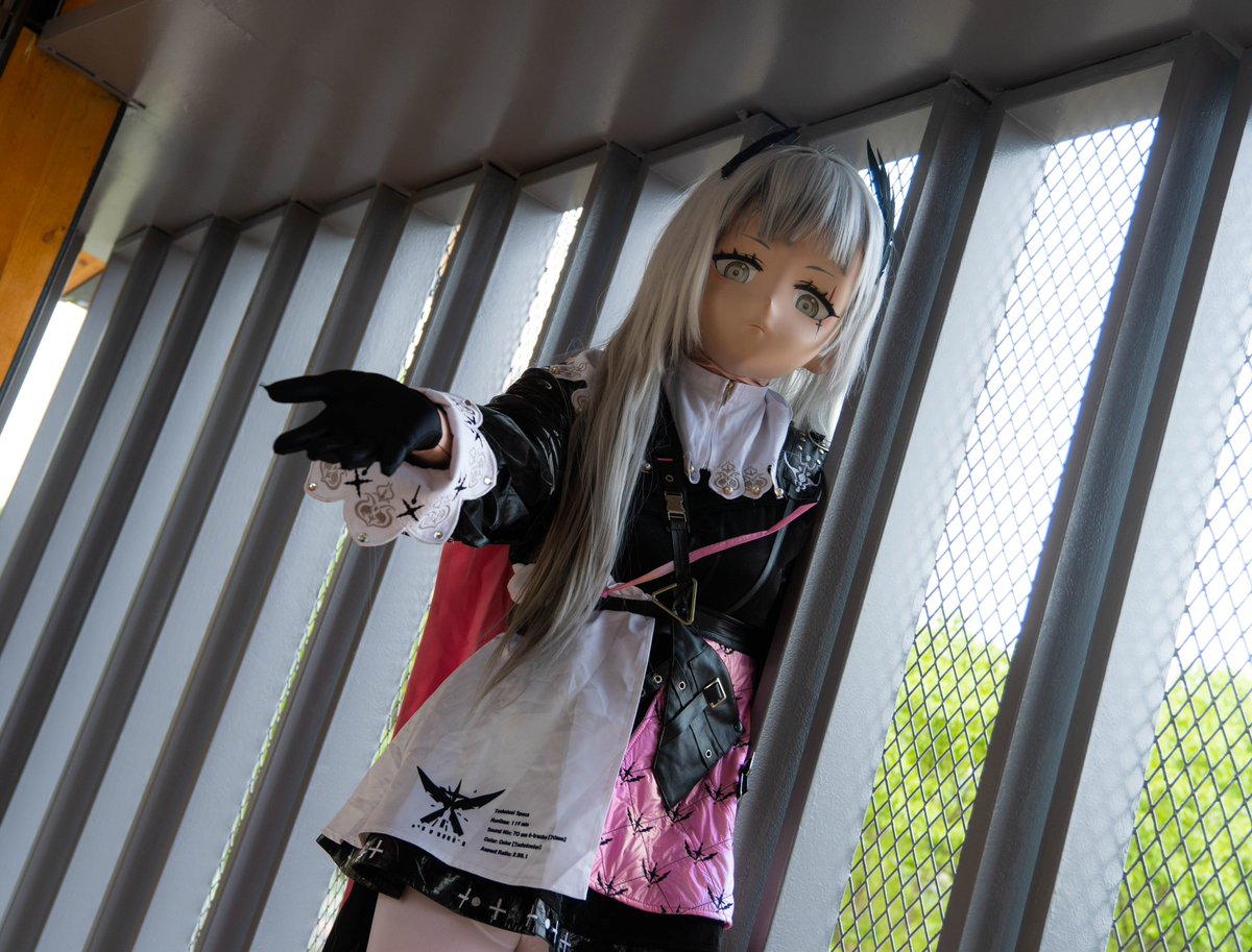 NNG_old's tweet image. #Shanghaitech 第1期
P1 在信院1号楼，呼~，我不会让老师失望。
P2 在8号宿舍楼楼下庭园内
P3 要从运动场南侧上楼

填充物： @NNGnoMKT  
📸 : 小马哥 
感谢 @NO_Names_s 的护航和后勤  

#kigurumi #上海科技大学 #Irene #arknights