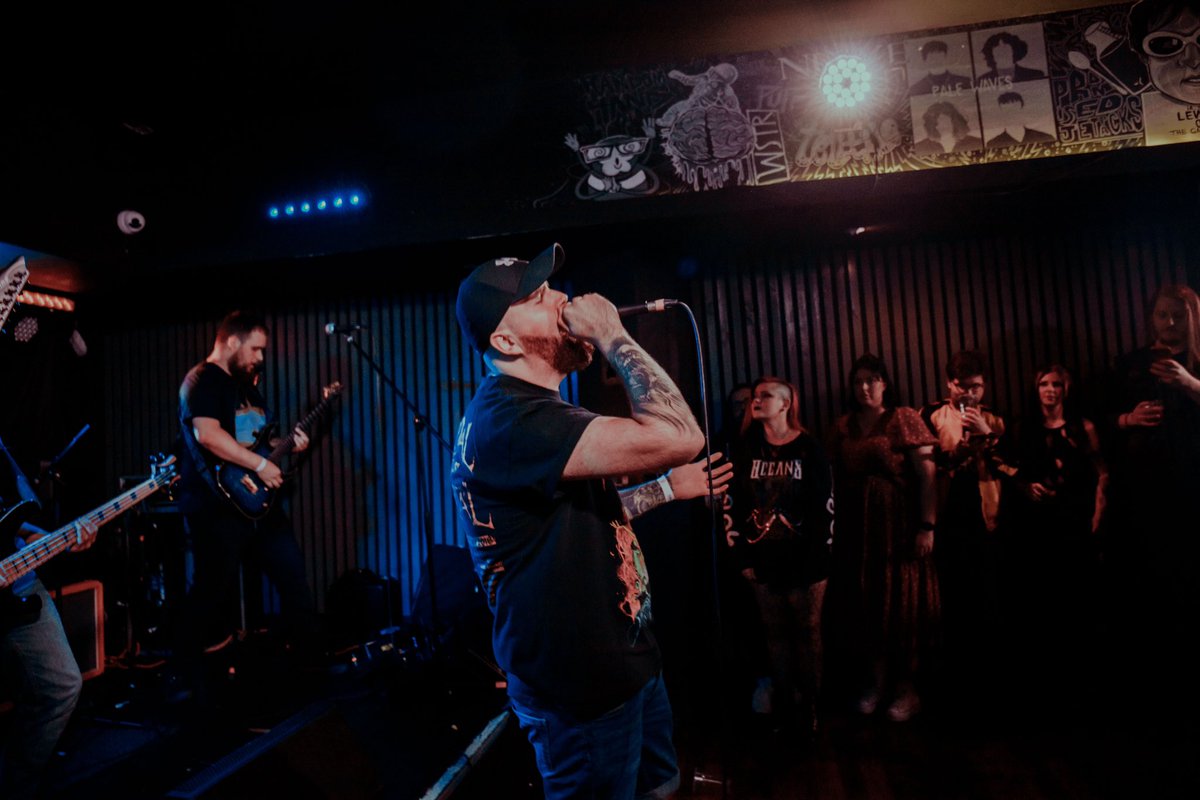 everlongphotouk's tweet photo. Recently I had the pleasure of shooting the awesome guys in @oceansonfireuk playing at The Garage Attic in Glasgow supporting The Anchor! My first time shooting at this venue and the whole night was so much fun. Thanks for having me folks! Need gig photos? Message us to book 😁📸 https://t.co/fKLnr0599O