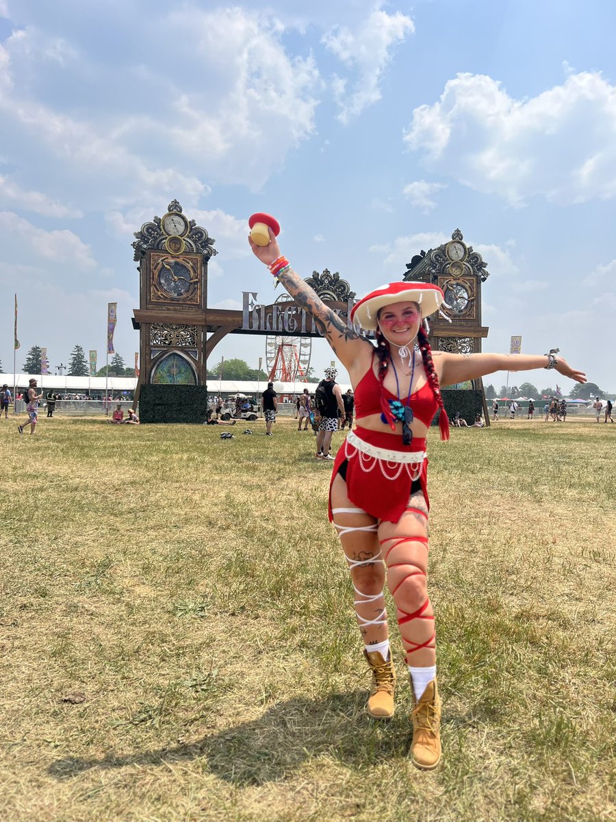 I’ve been a UGC creator for 6 months now, I am a Raver and have a huge passion for the EDM community. Putting 2 and 2 together I can start doing content creation for any brands involved in the EDM community ✨🫶🏻
#ravecommunity #ContentCreator #ravegirl #UGCcreator