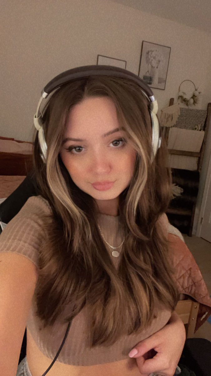 lauxryn's tweet photo. hiiiii i liveee doing some ranked fort w/ @AOH1000 get in hereeee
https://t.co/iaCTfk4c9f
#fortnite #rankedzerobuild https://t.co/x5vKwCeqtH