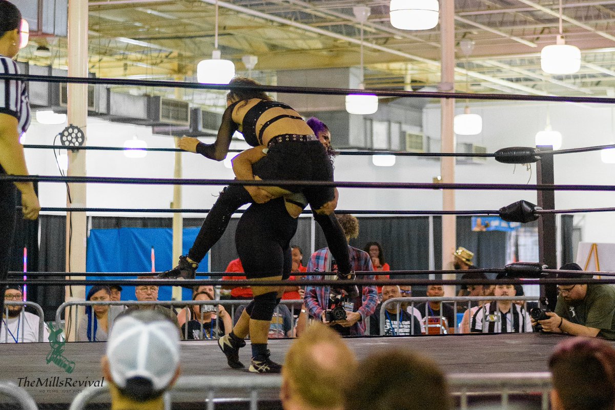 tanailysuplex's tweet image. They forgot to tell y’all that I’m a shooter, huh? #SuplexQueen #GoingForARide 
📸: @TheMillsRevival 
#プロcontrolSystem #tossintuesdays #FreestyleWrestlingChampion #grappler #shooter #suplex #wrestling #amateurwrestler #wrestler #prowrestling #womenwrestling @RCWCofficial