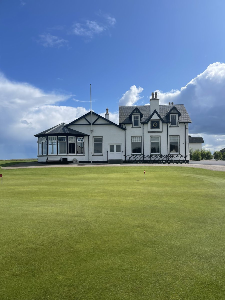 Royal Aberdeen was just pure class today. What a course. Links golf at its finest. ✅
