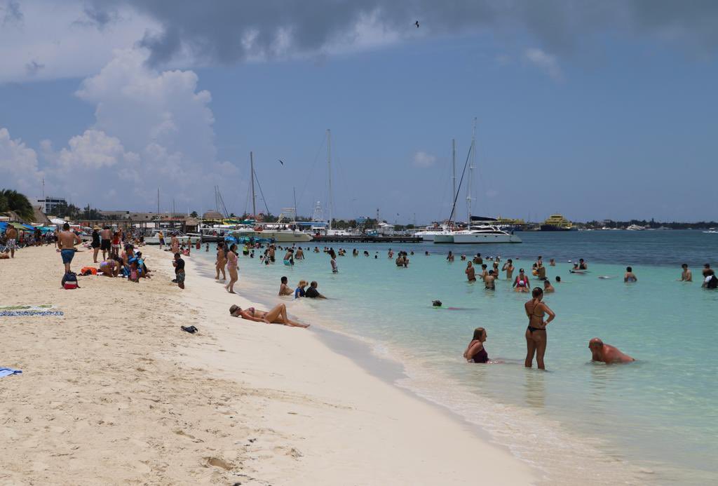 soyateneadeisla's tweet photo. Así son los fines de semana en #IslaMujeres y su hermosa #PlayaCentro 🏝️♥️

¡Feliz domingo! https://t.co/Dm3g2KEZZs