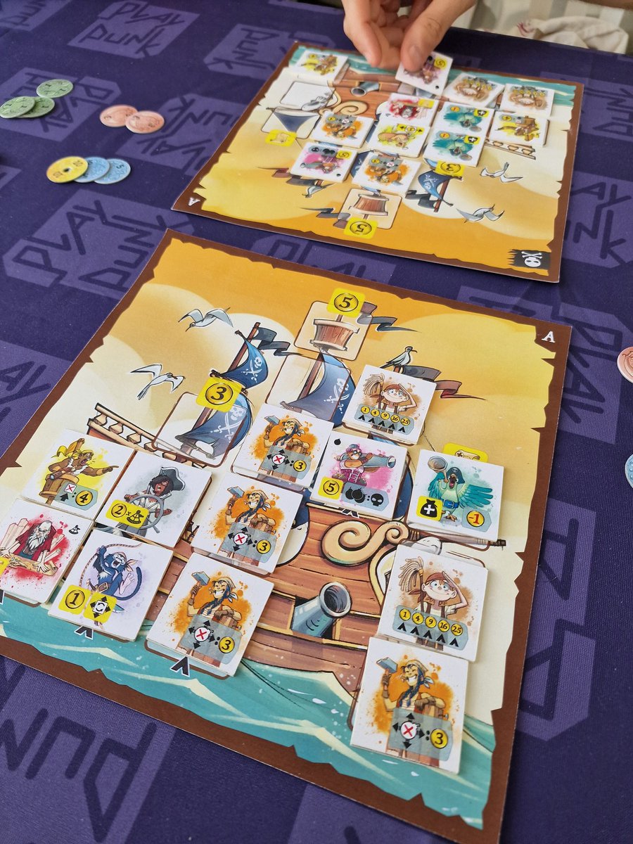 @ArkhamSociety2 Comme d'hab j'ai pas pu jouer à grand chose mais j'ai réussi à prendre le temps pour 3-4 avant premières que je voulais absolument essayer. Ici Stop or Go chez <a href="/EditionKyf/">KYF EDITION</a> et Captain Flip chez les <a href="/PlayPunkStudio/">PlayPunk</a> où ,je crois , me ferais pas engueuler si je partage des photos 😅