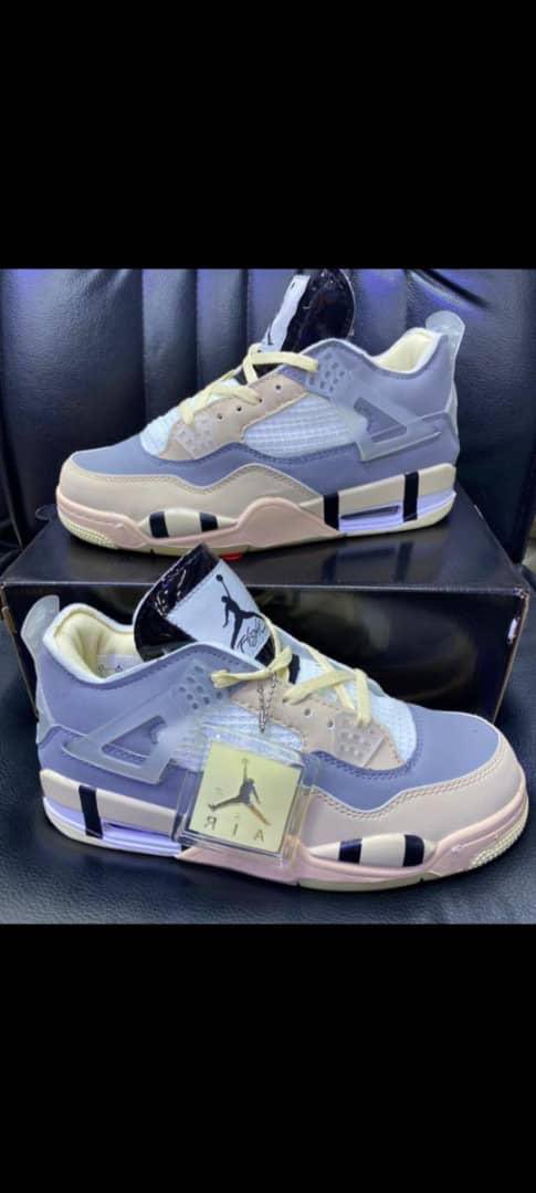 MarcelloGucci's tweet photo. Vos chaussures disponibles de 40 à 45 
-livraison express mp
-Livraison à domicile 
Nous sommes disponibles sur WhatsApp au - +237 697 67 79 83 https://t.co/BZzBvuZXry