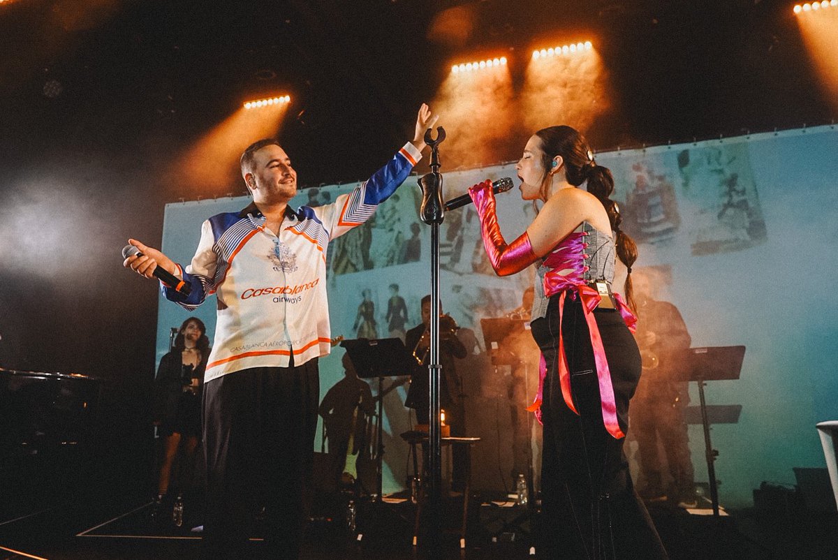 ximenamusic's tweet photo. Otra noche demasiado inolvidable. Todo ha sido muy mágico y estoy en una nube de la cual no me quiero bajar, gracias de nuevo por hacer de esta celebración algo tan especial.
 #ChuiNavarro @elSant 
 
📷 @apanauu https://t.co/96U60L01CJ