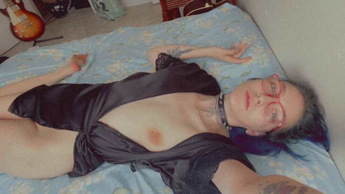 who&rsquo;s going to come play? need a new toy  https://t.co/MxSgXAGx5B  #onlyfans #onlyfans_girl #goth #altgirl<a href="/tag/bdsm"class="tags"><span>#bdsm</span></a><a href="/tag/lgbt"class="tags"><span>#lgbt</span></a><a href="/tag/beautiful"class="tags"><span>#beautiful</span></a><a href="/tag/sexy"class="tags"><span>#sexy</span></a><a href="/tag/hot"class="tags"><span>#hot</span></a><a href="/tag/mommy"class="tags"><span>#mommy</span></a><a href="/tag/femdom"class="tags"><span>#femdom</span></a>