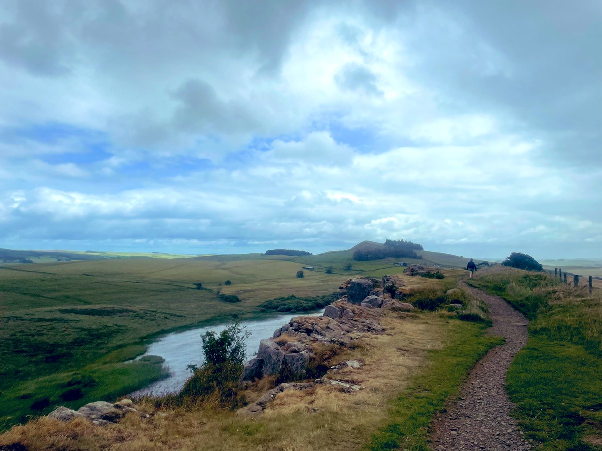 Laura Tullock tweet media