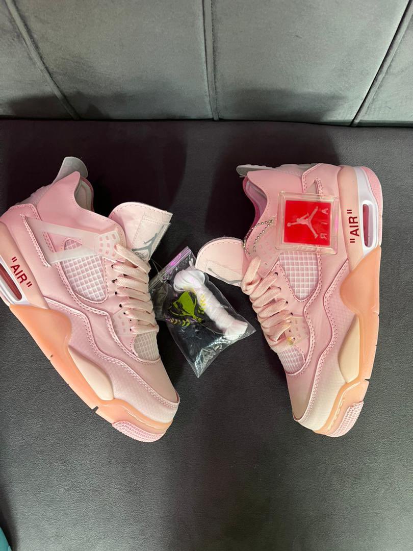 MarcelloGucci's tweet photo. Vos chaussures disponibles de 40 à 45 
-livraison express mp
-Livraison à domicile 
Nous sommes disponibles sur WhatsApp au - +237 697 67 79 83 https://t.co/iYE8DaZYvG