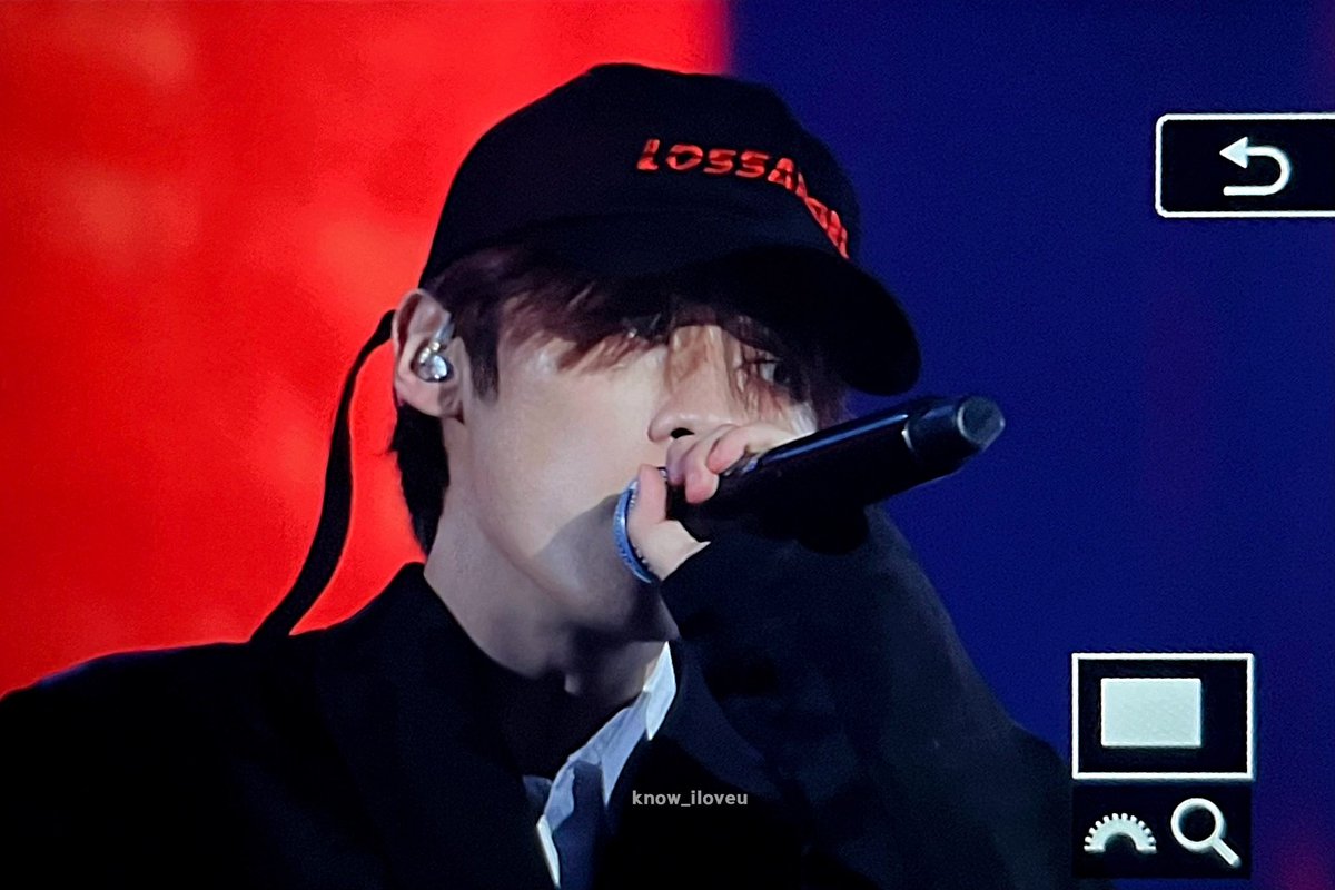 vlivelino's tweet photo. he's so handsome 🖤 https://t.co/Z4qsfiJOjf