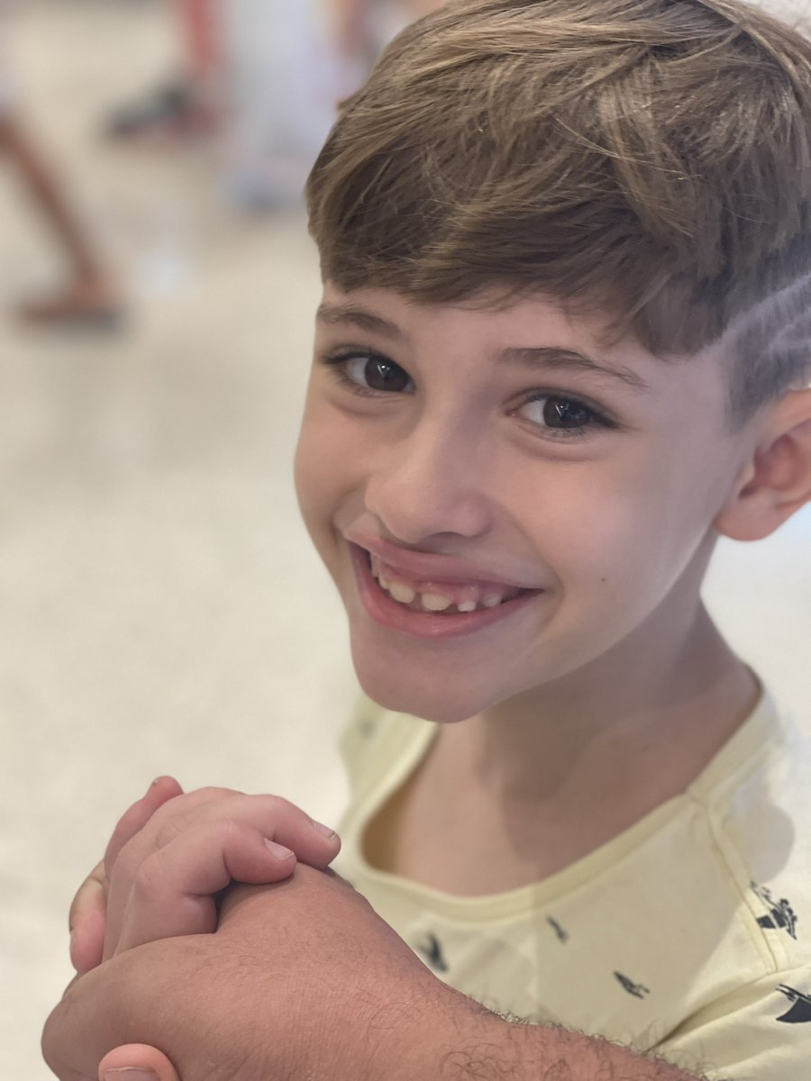 sfmelo13's tweet photo. Pra me fazer rodar de shopping em shopping em pleno domingo de tarde só esse rapaz. E ele merece muito! Menino bom demais.
#afilhado https://t.co/O74Ov2pWSn