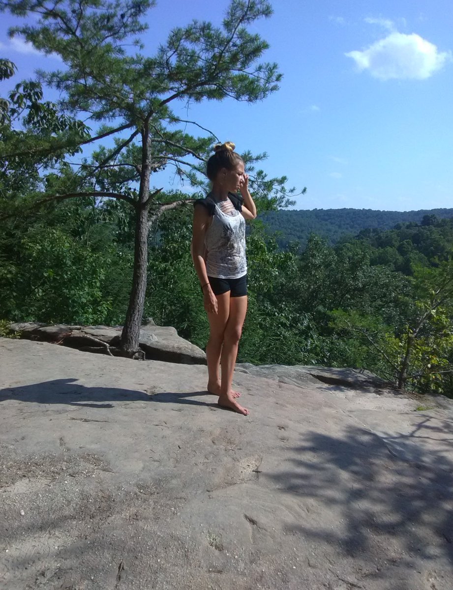 Rt und ich sende dir privat ein Nacktfoto !!