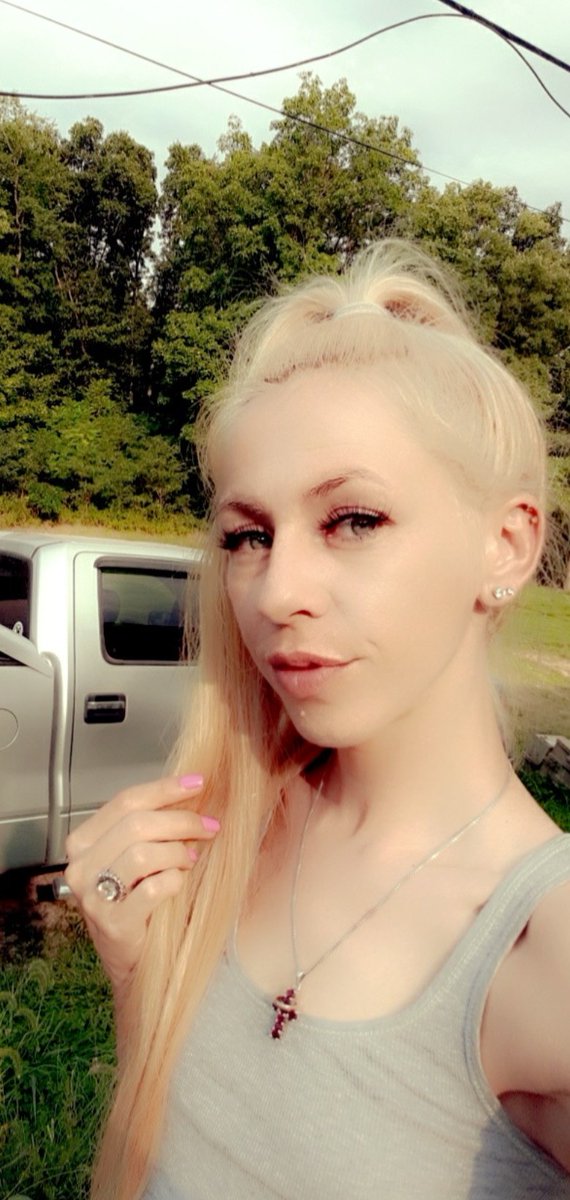 AntoniaKiss69's tweet photo. Rt wenn du Lust hast auf ein nackt Bild von mir ❤️🤭 https://t.co/7jiX8wmGH6