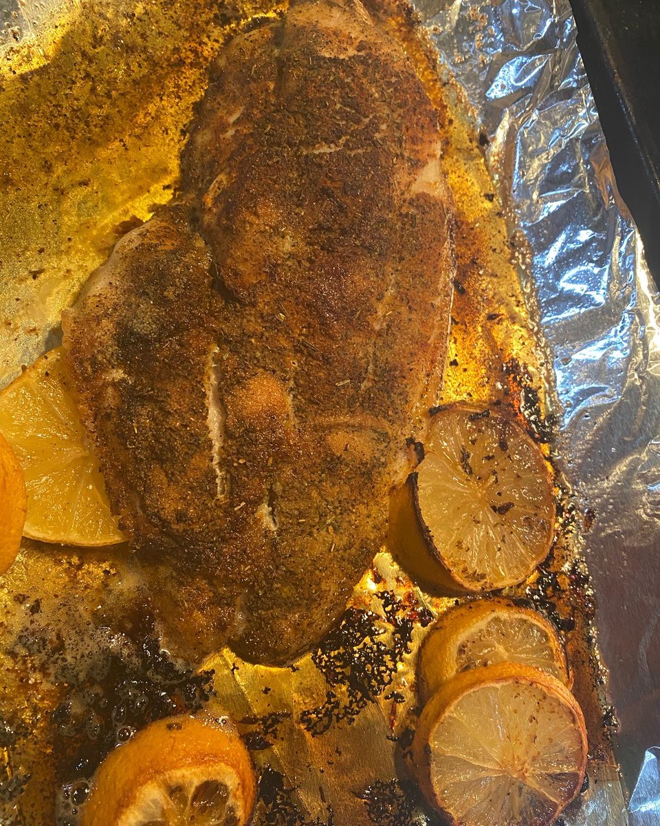 LibraAbsolut's tweet photo. Made a big slab of blue catfish recently….. it was #delicious #trending #FF #ICO #recipes #viral #foodie #foodblogger #WashingtonDC #shotoniphone #seafood #foodphotography #food #SoulFood #CookingWithSoul #ForTheCulture #FreshFood #savory https://t.co/djgY58B6yP