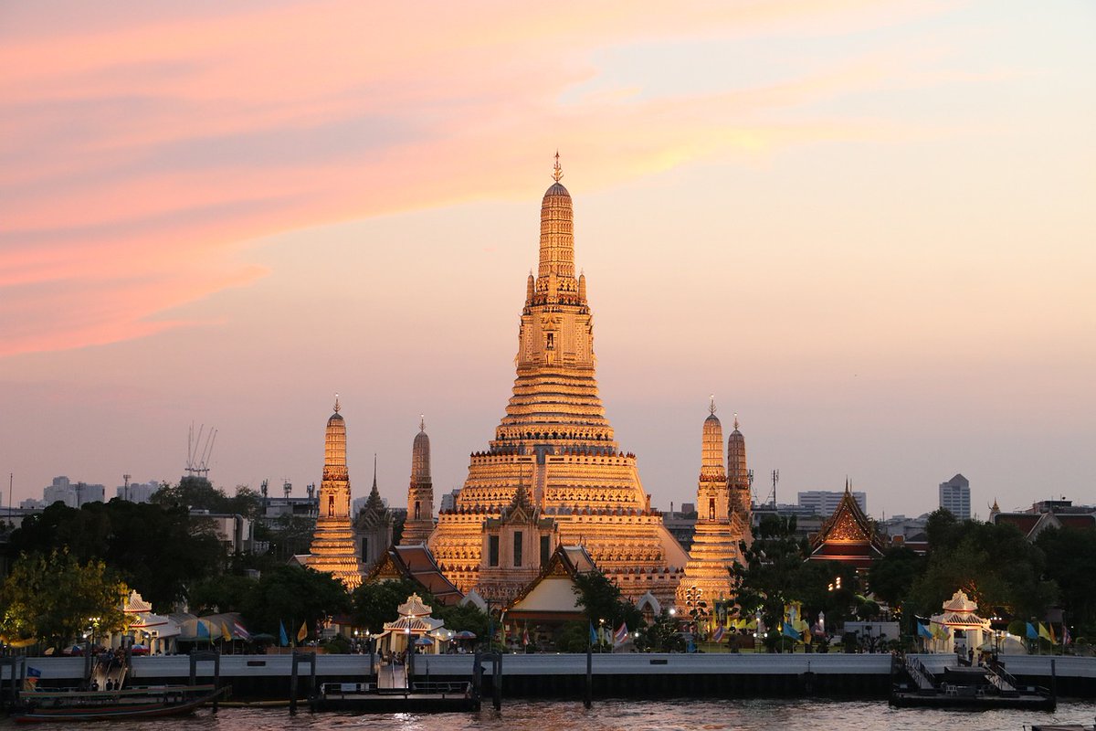 ⭐⭐9 night Luxury Bangkok & Beach Escape⭐⭐ 💳Prices from £1449 per person, saving up to £210 per person 🗓Travel 12th October 2023 🔷3 nights Lancaster Bangkok - Deluxe Room with breakfast 🔷6 nights Centara Grand Beac - swiy.co/EeR7