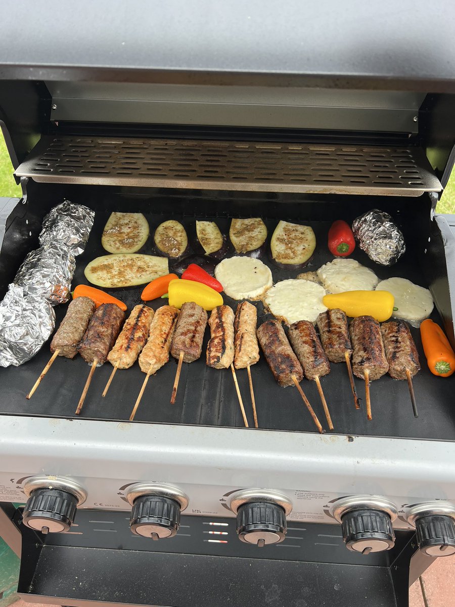 woolleyshell27's tweet image. #getinmybelly