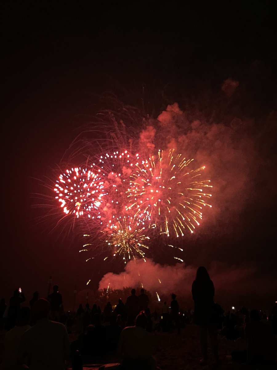 itsArissaRoy's tweet photo. This #CanadaDay I’m reflecting about 3 things: 

- The #privilege that I have had growing up in #northamerica and all the opportunities/liberties it has given me 

- Family, and how much of our success has been because of the life we were able to build here 

- #Diversity in 🇨🇦 https://t.co/0BTgWddyc3