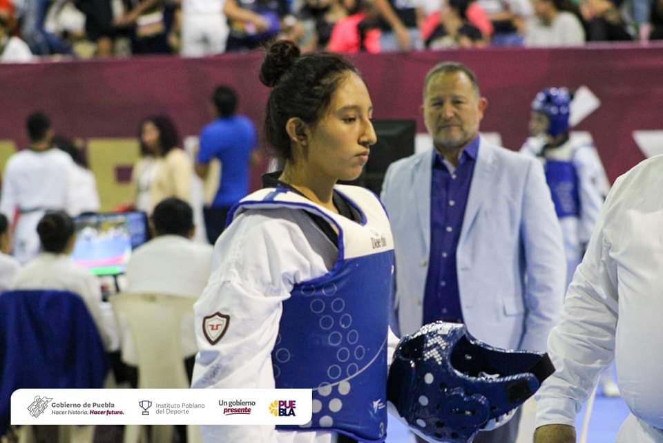DeporteGobPue's tweet photo. #PoderPoblano 👊🏼 | Frida Carolina Landa Pérez se instala en la gran final de la categoría juvenil (-63 kilogramos) al vencer a #CDMX 🥋💪🏼🔥 ¡Vamos por el oro Puebla! 🥇 https://t.co/yxtUTOnAXQ