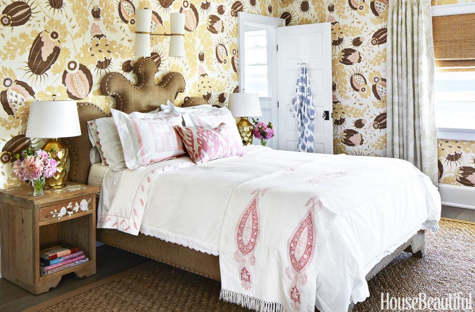 AbyssLabs's tweet photo. This master bedroom is covered in uniquely patterned wallpaper, making its dweller feel like they're safe in a cocoon. https://t.co/0Bhw3PsD2O