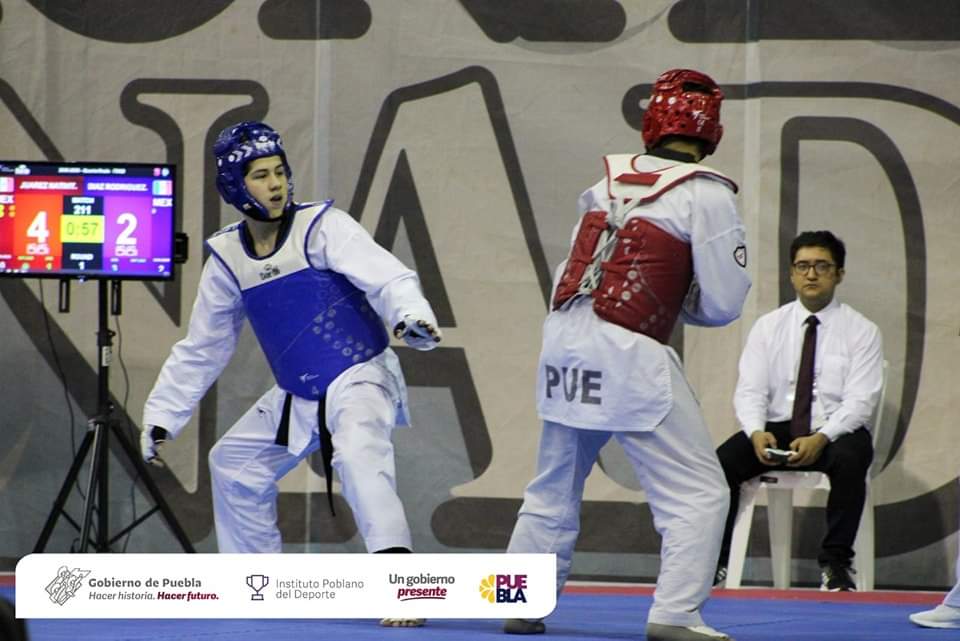 DeporteGobPue's tweet photo. #PoderPoblano 🔥 | Asegura medalla de bronce Carlos Enriques Juárez tras ganarle a #Jalisco en la categoría juvenil durante los #NacionalesCONADE2023 🥋💪🏼🥉. https://t.co/9aaabr17F5