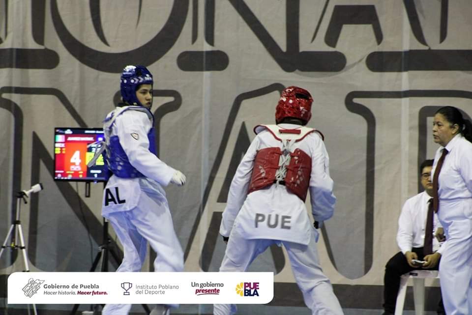 DeporteGobPue's tweet photo. #PoderPoblano 🔥 | Asegura medalla de bronce Carlos Enriques Juárez tras ganarle a #Jalisco en la categoría juvenil durante los #NacionalesCONADE2023 🥋💪🏼🥉. https://t.co/9aaabr17F5