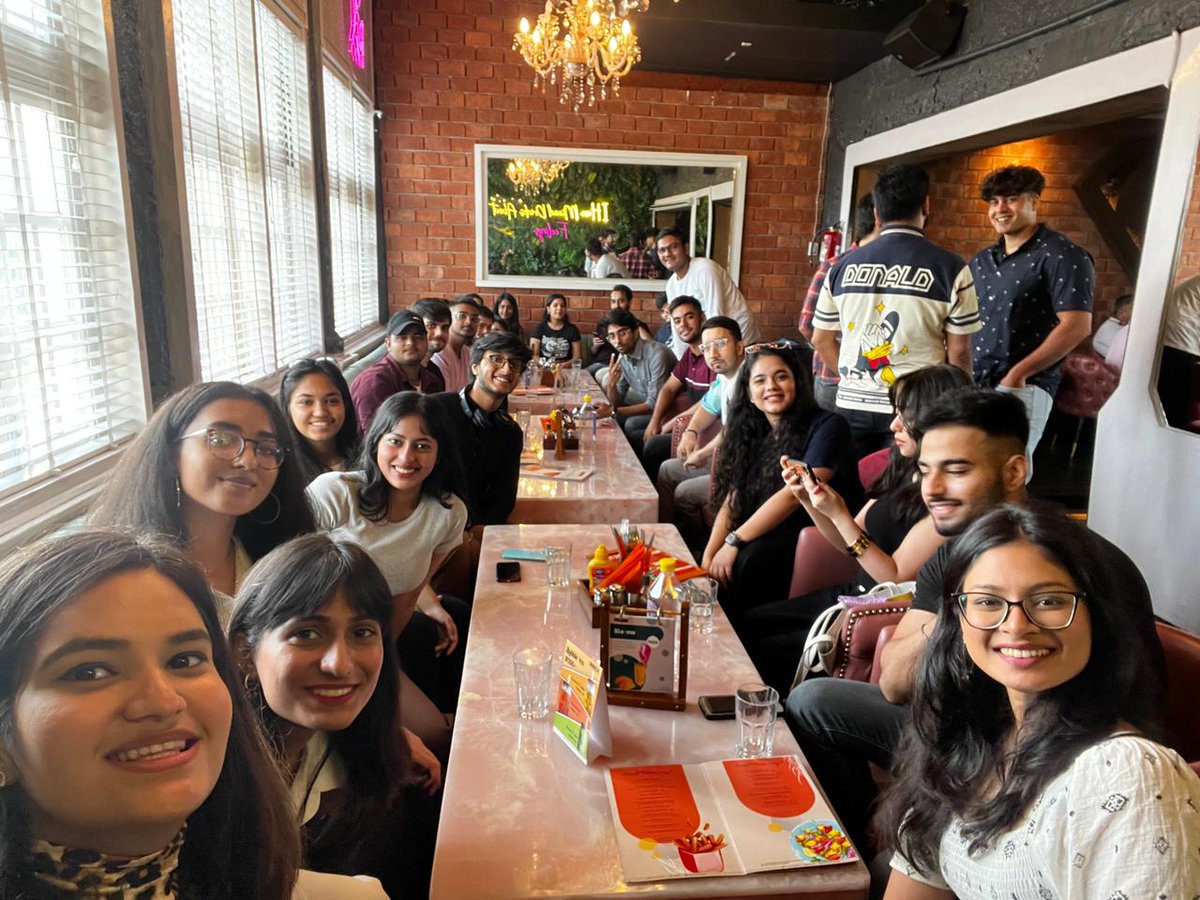 veesinghal's tweet photo. The Happy @10kdesigners Table 💜🍊 https://t.co/y2HsFqU5uW
