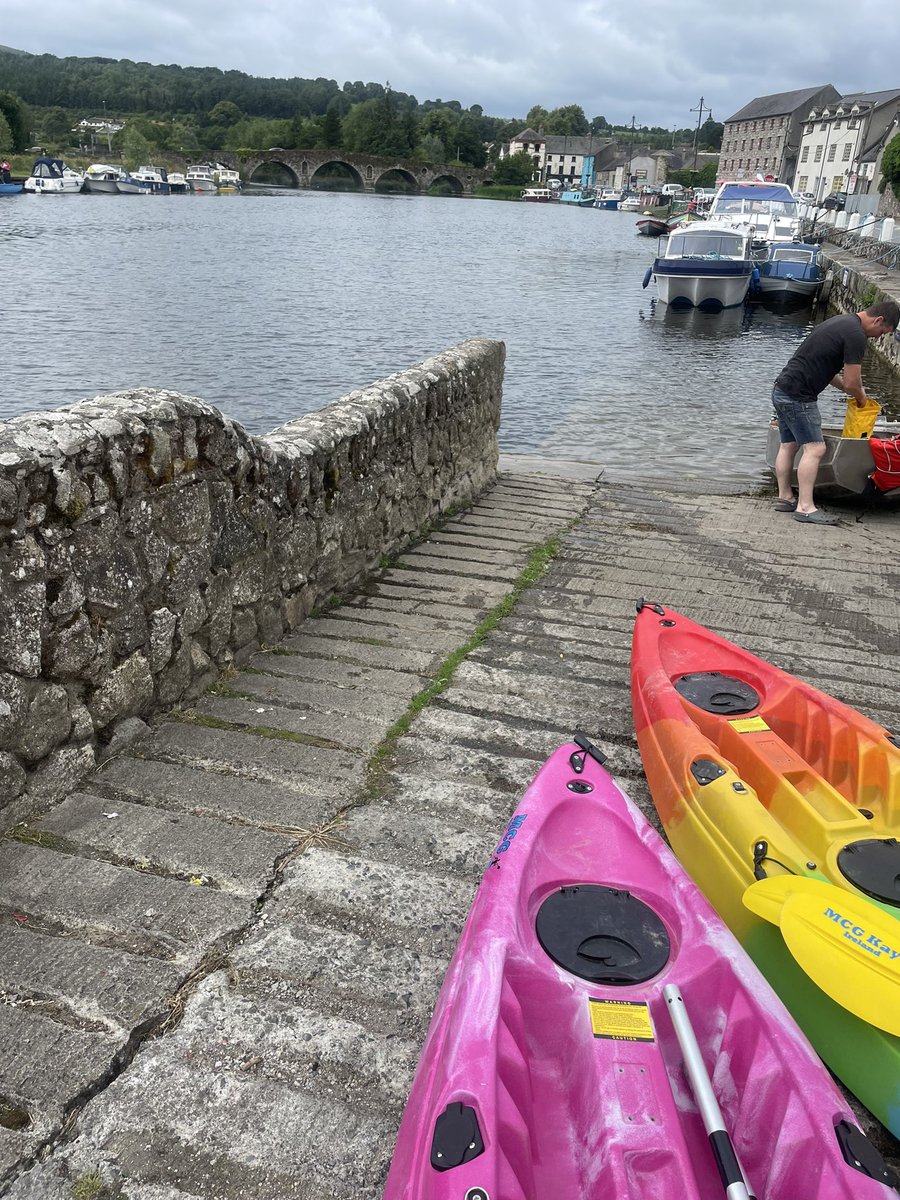 87tini's tweet photo. Just what was needed a day on the water kayaking from graiguenamagh to St Mullins 🚣♂️🥶
The weirs got me a few times 🙈
Finished off @mullichain for coffee & pizza 🍕
#kayaking #stmullins #thecolumbanway #barrowway #waterways #irelandancienteast https://t.co/GXZjyubD1x