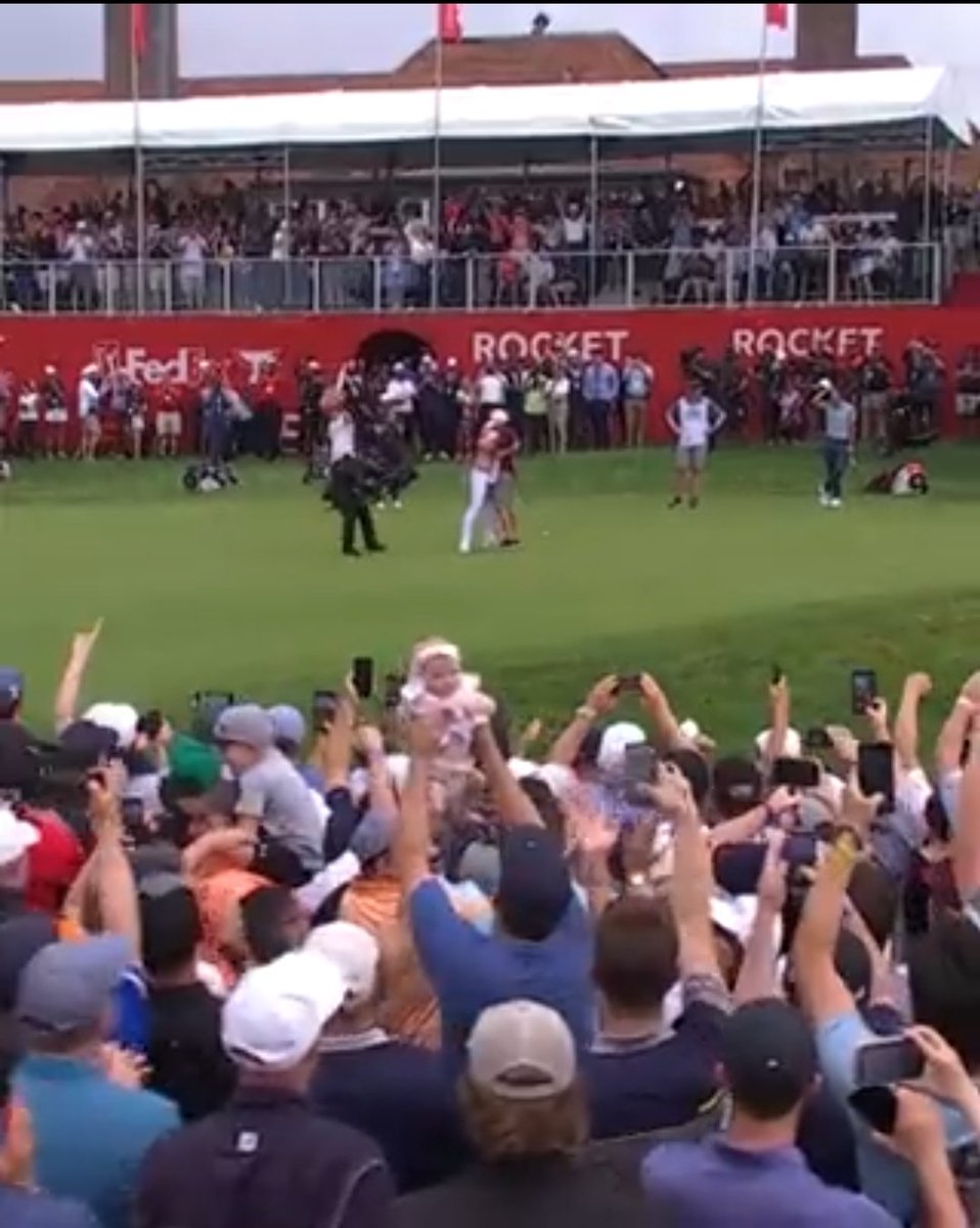 80sEFC's tweet photo. @GolfDigest @RickieFowler Only in America would you get someone celebrating a player winning a golf tournement by raising their baby into the sky πΆ#rickyfowler @PGATOUR https://t.co/DT5RMCIGMl