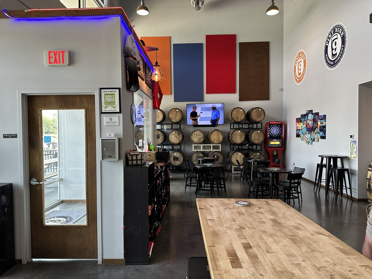 ballparksnbrews's tweet photo. We moved *literally* next door to @PintNine for our final pregame. #NEBeer https://t.co/T2qCGQ0QBJ