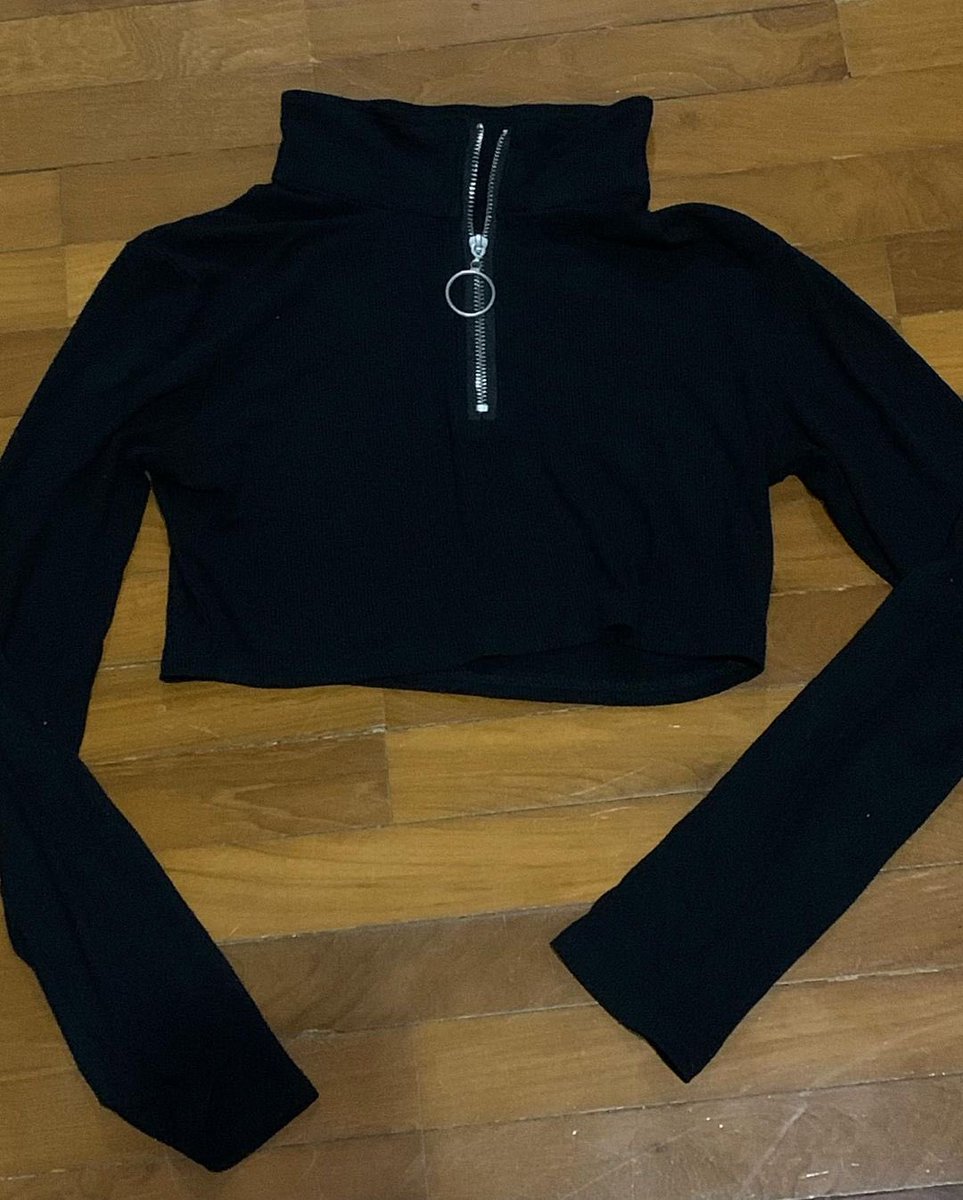 bytenthee's tweet photo. 1.เสื้อครอปแขนยาว
Size: อกถึง38 ยาว 12
𝗣𝗿𝗶𝗰𝗲🏷️ 80฿
2.กระโปรงลายตาราง
Size: เอว24-32 ยาว 17
𝗣𝗿𝗶𝗰𝗲🏷️ 150฿
#เสื้อผ้ามือสองราคาถูก #เสื้อผ้ามือ2 #เสื้อผ้ามือสองสภาพนางฟ้า #เสื้อผ้ามือสอง #ส่งต่อเสื้อผ้า #ส่งต่อเสื้อผ้ามือสอง #ส่งต่อเสื้อผ้ามือสองสภาพดี #ส่งต่อ #โล๊ะเสื้อผ้า https://t.co/qFSjCoSQ5J