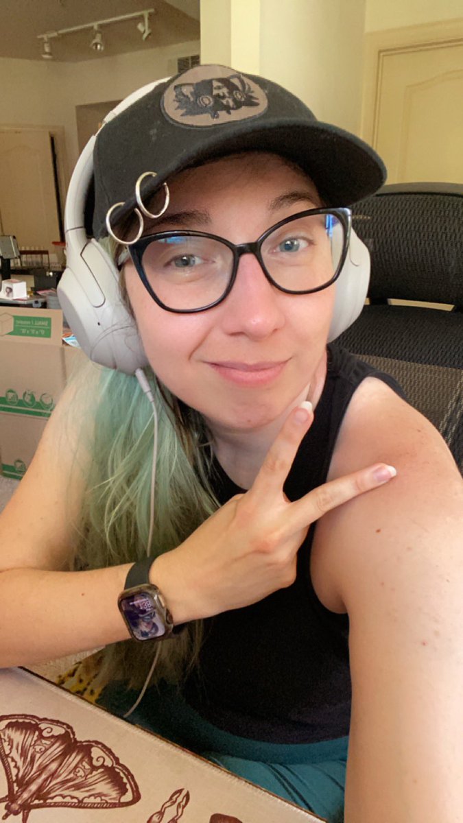 It’s hot as satan’s taint outside. Come chill and vibe with me! 

Twitch.tv/ArtisticGypsy

#twitch #streamer #beardgang <a href="/beardgangteam/">#BeardGang</a>