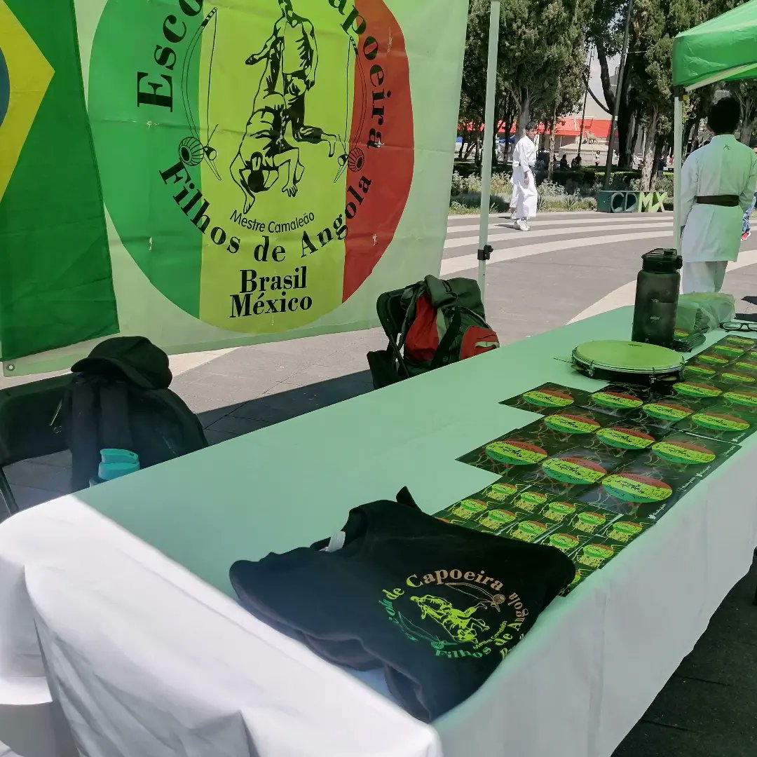 FilhosdAngolaMX's tweet photo. Participación Filhos de Angola Brasil en el primer festival de Artes Marciales de la @Alcaldia_Coy https://t.co/XvQmzVzxEE