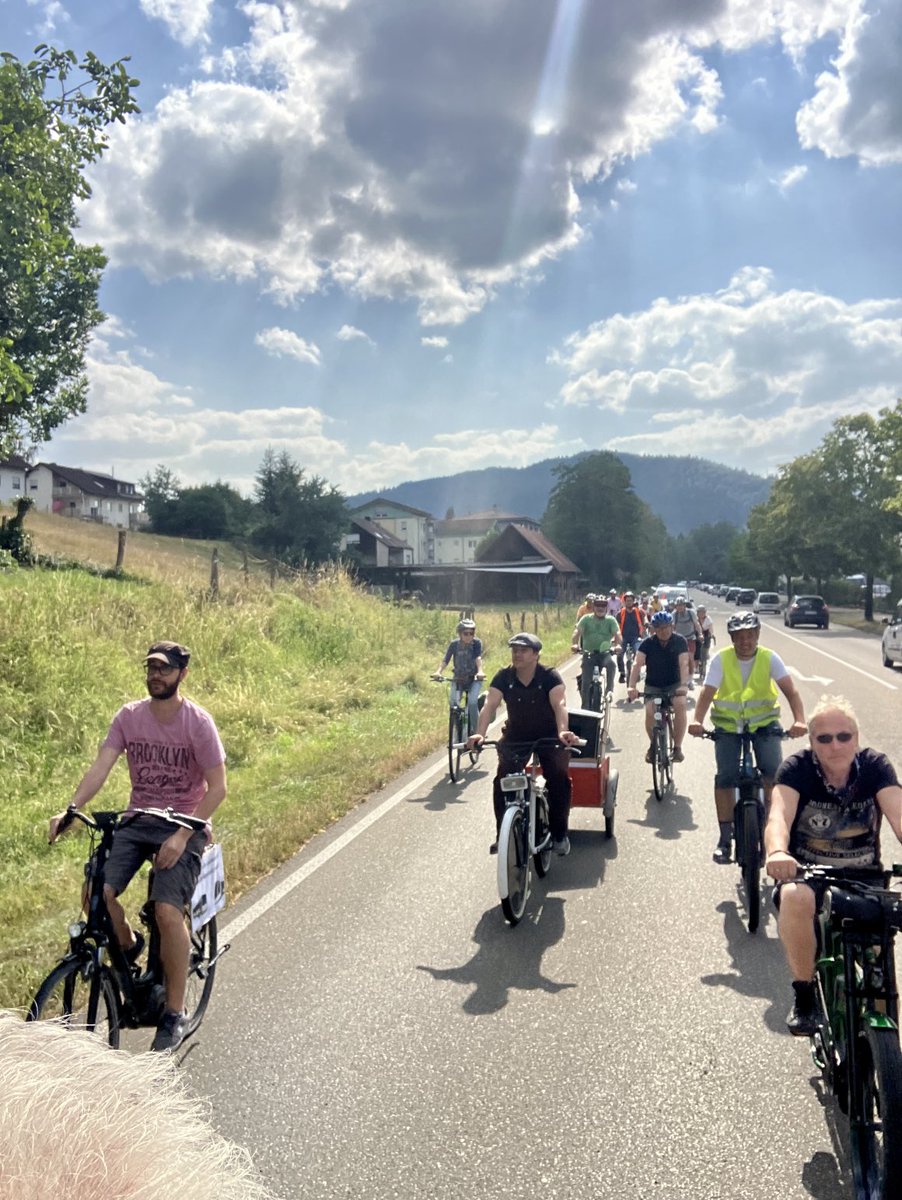 Demo für bessere Radinfra von Haslach nach Hausach und zurück auf der B33