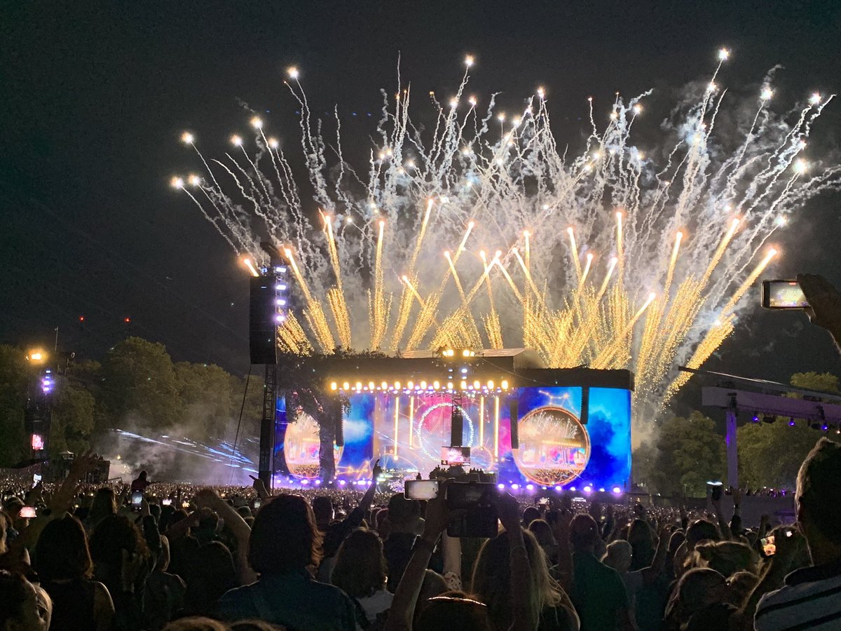 Pride London and an evening with Will Young, SugarBabes, The Script and a trio of old chaps knocking out some banging tunes at Hyde Park. Another cracking #FiftyAt50 #TakeThat 🏳️‍🌈🎶😎🎠