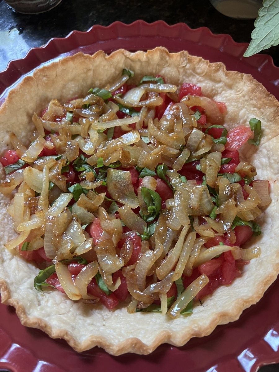 ann012514's tweet photo. Itโs a #southernthing
#tomatopie https://t.co/Gia1gi8ccl