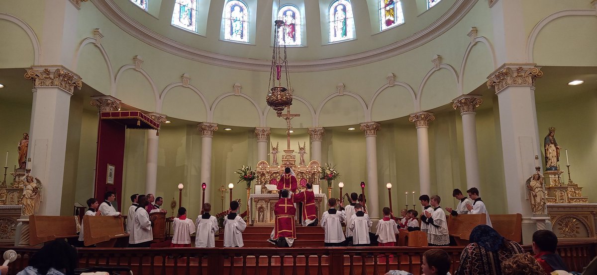 JohnZwicker1's tweet photo. Let us pray
O God, You Who have prepared good things as yet unseen for those who love You, pour a burning love into our hearts, so that we, loving You in and above all things, may obtain Your promises which surpass all desire
~Introit
A ๐ 4 U here
#FirstMass & #AB visit :) https://t.co/7uuZtlwSiP